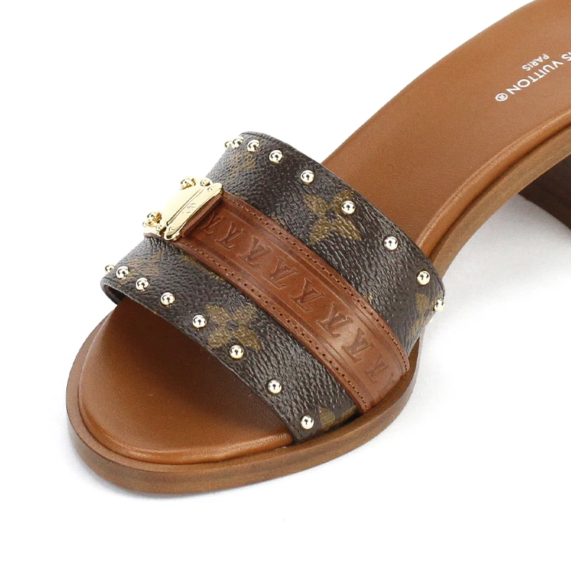 صندل زنانه چرم پاشنه کوتاه Louis Vuitton 